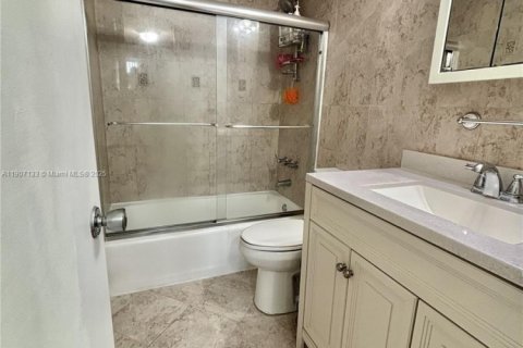 Condominio en venta en Miami Beach, Florida, 1 dormitorio, 84.08 m2 № 2012517 - foto 7