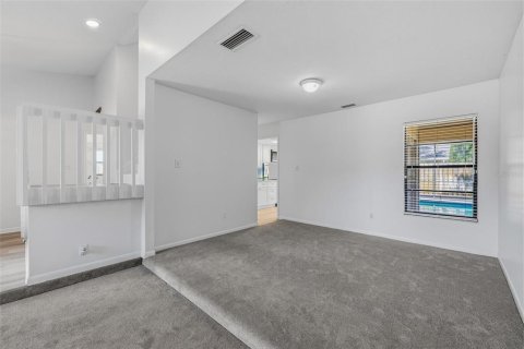 Villa ou maison à louer à Tampa, Floride: 4 chambres, 179.21 m2 № 2167748 - photo 6