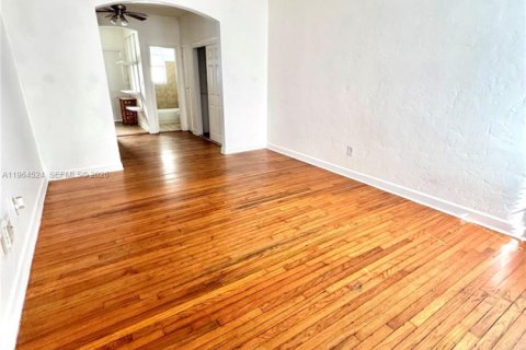 Studio in the Condo in Miami Beach, Florida № 2026026