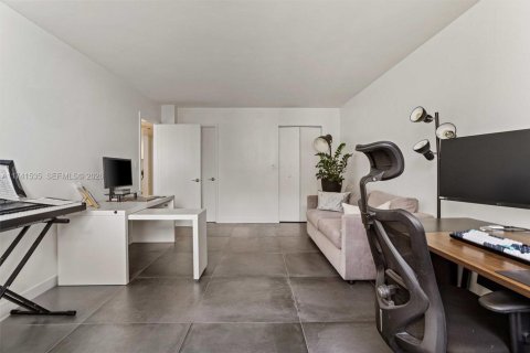 Condominio en venta en Miami, Florida, 2 dormitorios, 95.69 m2 № 2076932 - foto 29