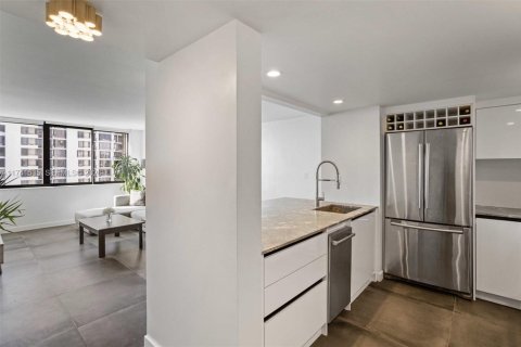 Condominio en venta en Miami, Florida, 2 dormitorios, 95.69 m2 № 2076932 - foto 6
