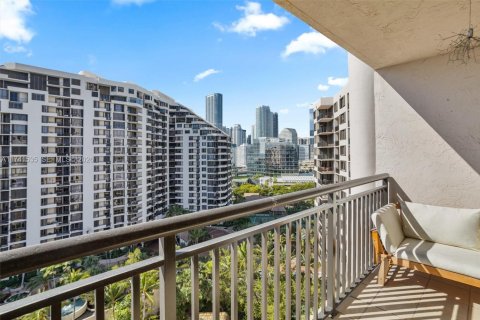 Condominio en venta en Miami, Florida, 2 dormitorios, 95.69 m2 № 2076932 - foto 17