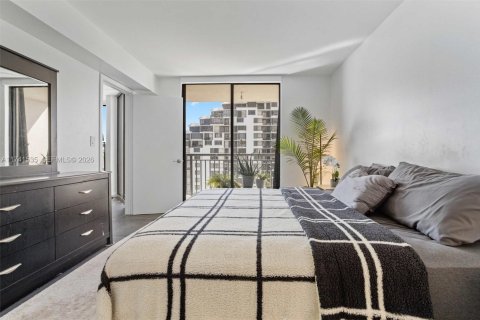 Condominio en venta en Miami, Florida, 2 dormitorios, 95.69 m2 № 2076932 - foto 21