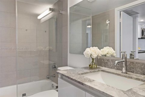Condominio en venta en Miami, Florida, 2 dormitorios, 95.69 m2 № 2076932 - foto 26