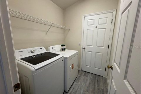 Casa en alquiler en Poinciana, Florida, 4 dormitorios, 166.2 m2 № 1900851 - foto 23