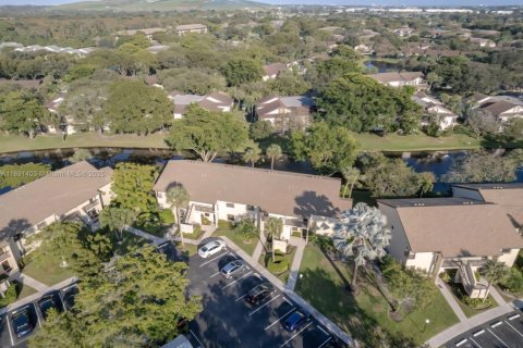 Copropriété à vendre à Coconut Creek, Floride: 2 chambres, 100.24 m2 № 1943813 - photo 27
