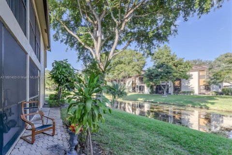 Copropriété à vendre à Coconut Creek, Floride: 2 chambres, 100.24 m2 № 1943813 - photo 24