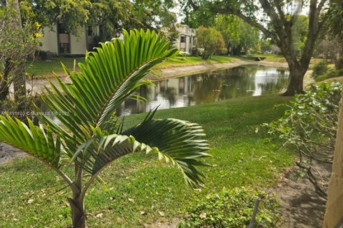 Copropriété à vendre à Coconut Creek, Floride: 2 chambres, 100.24 m2 № 1943813 - photo 25