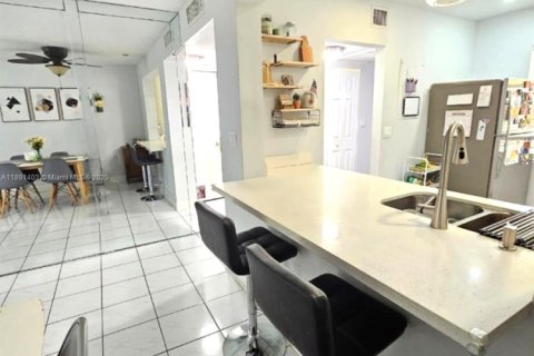 Copropriété à vendre à Coconut Creek, Floride: 2 chambres, 100.24 m2 № 1943813 - photo 10