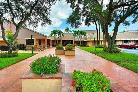 Condominio en venta en Coconut Creek, Florida, 2 dormitorios, 100.24 m2 № 1943813 - foto 29