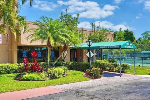Condominio en venta en Coconut Creek, Florida, 2 dormitorios, 100.24 m2 № 1943813 - foto 28