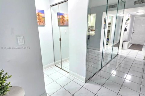 Copropriété à vendre à Coconut Creek, Floride: 2 chambres, 100.24 m2 № 1943813 - photo 2