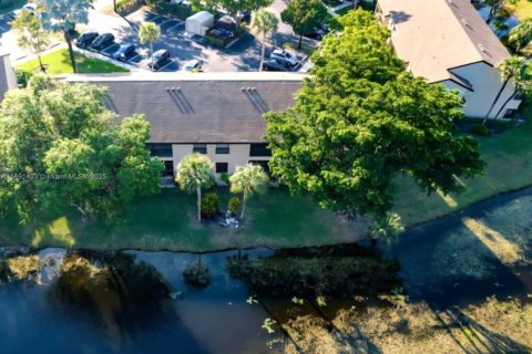 Copropriété à vendre à Coconut Creek, Floride: 2 chambres, 100.24 m2 № 1943813 - photo 26