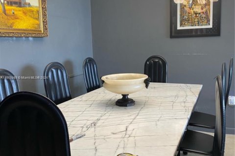 Copropriété à vendre à Miami, Floride: 1 chambre, 78.6 m2 № 1860223 - photo 5
