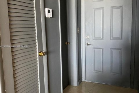 Copropriété à vendre à Miami, Floride: 1 chambre, 78.6 m2 № 1860223 - photo 7