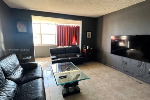 Copropriété à vendre à Miami, Floride: 1 chambre, 78.6 m2 № 1860223 - photo 3