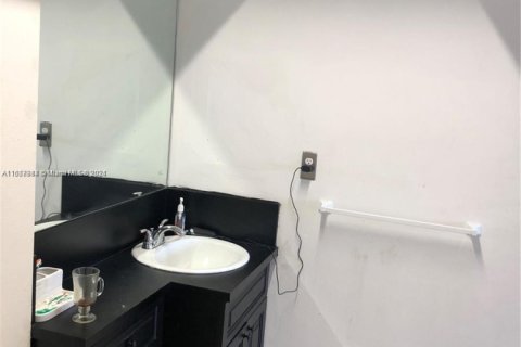 Copropriété à vendre à Miami, Floride: 1 chambre, 78.6 m2 № 1860223 - photo 12