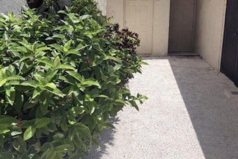 Villa ou maison à louer à Miami, Floride: 3 chambres, 129.69 m2 № 2274151 - photo 30