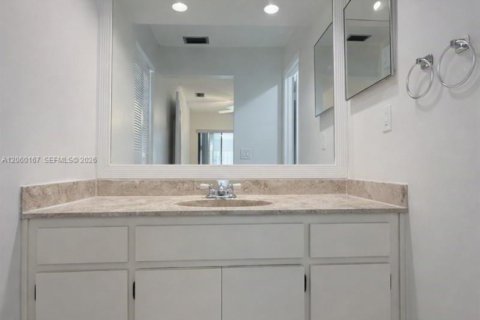 Villa ou maison à louer à Miami, Floride: 3 chambres, 129.69 m2 № 2274151 - photo 17