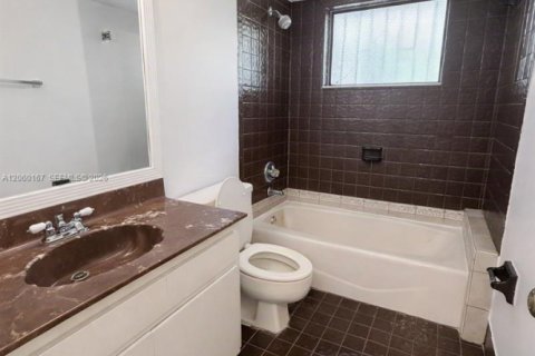 Villa ou maison à louer à Miami, Floride: 3 chambres, 129.69 m2 № 2274151 - photo 24