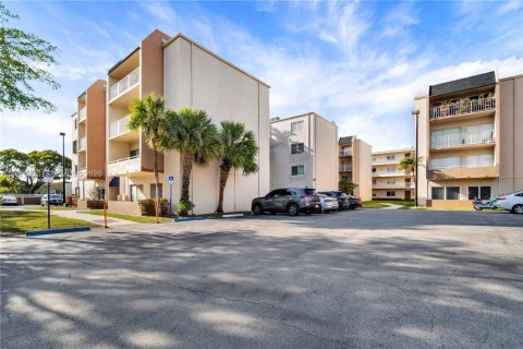 Copropriété à vendre à Miami, Floride: 1 chambre, 66.43 m2 № 2031503 - photo 3