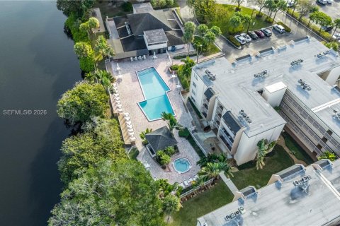 Copropriété à vendre à Miami, Floride: 1 chambre, 66.43 m2 № 2031503 - photo 2