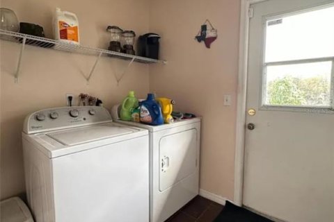 House in Lutz, Florida 3 bedrooms, 188.31 sq.m. № 1797398 - photo 8