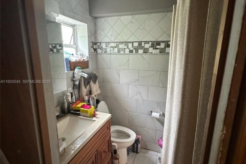 Casa en venta en Fort Lauderdale, Florida, 3 dormitorios, 147.34 m2 № 1992584 - foto 10