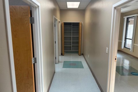 Propiedad comercial en alquiler en Ocala, Florida, 136.47 m2 № 441076 - foto 15
