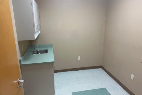 Propiedad comercial en alquiler en Ocala, Florida, 136.47 m2 № 441076 - foto 16
