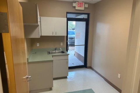 Propiedad comercial en alquiler en Ocala, Florida, 136.47 m2 № 441076 - foto 17
