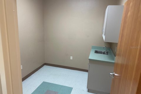 Propiedad comercial en alquiler en Ocala, Florida, 136.47 m2 № 441076 - foto 18