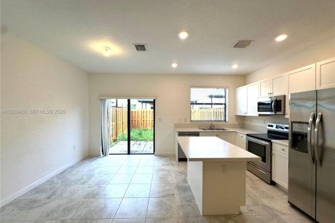 Townhouse in Homestead, Florida 3 bedrooms, 123.19 sq.m. № 1997820 - photo 5
