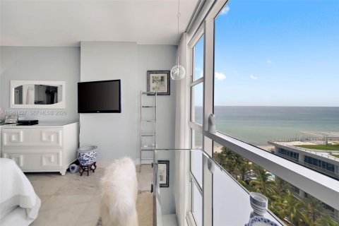 Copropriété à vendre à Miami Beach, Floride: 2 chambres, 102.47 m2 № 2336458 - photo 15