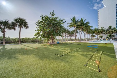 Copropriété à vendre à Miami Beach, Floride: 2 chambres, 102.47 m2 № 2336458 - photo 28