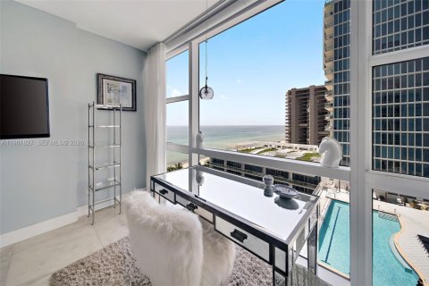 Copropriété à vendre à Miami Beach, Floride: 2 chambres, 102.47 m2 № 2336458 - photo 5