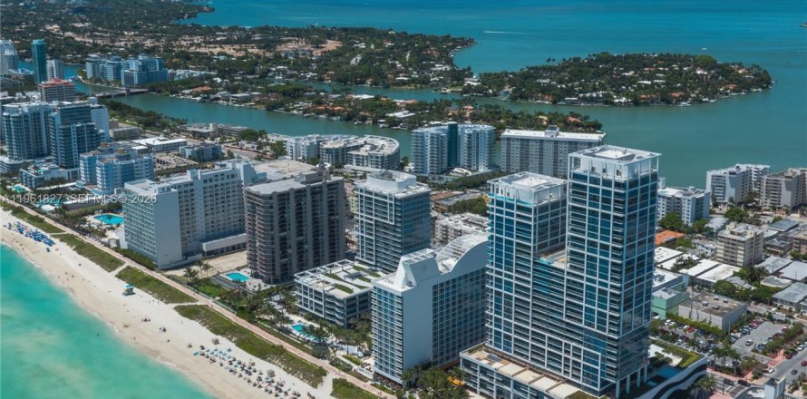 Condo à Miami Beach, Floride, 2 chambres  № 2336458