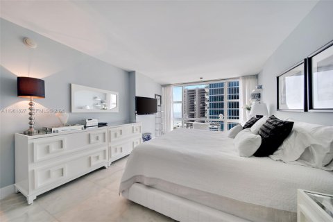 Copropriété à vendre à Miami Beach, Floride: 2 chambres, 102.47 m2 № 2336458 - photo 10