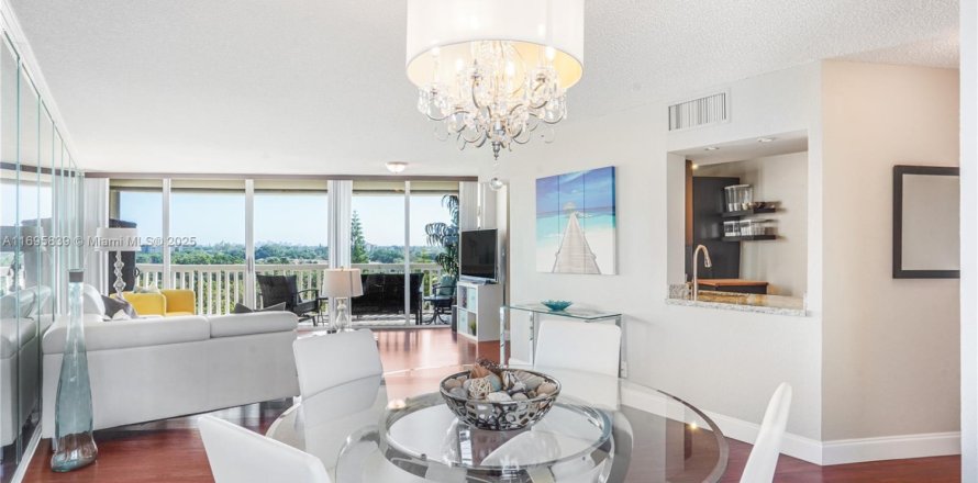 Condominio en Lauderhill, Florida, 2 dormitorios  № 1937414