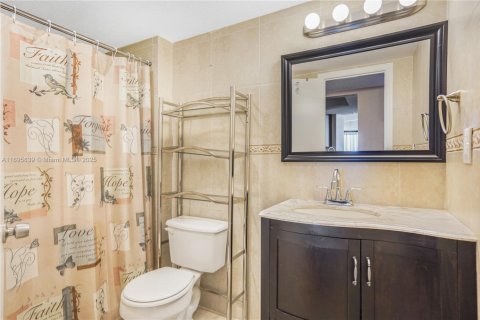 Condominio en venta en Lauderhill, Florida, 2 dormitorios, 106.84 m2 № 1937414 - foto 14