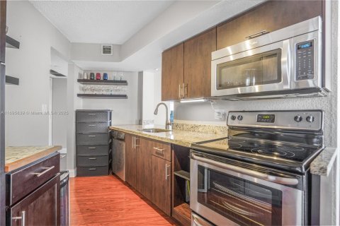 Condominio en venta en Lauderhill, Florida, 2 dormitorios, 106.84 m2 № 1937414 - foto 7
