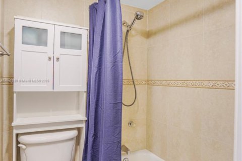 Condominio en venta en Lauderhill, Florida, 2 dormitorios, 106.84 m2 № 1937414 - foto 12