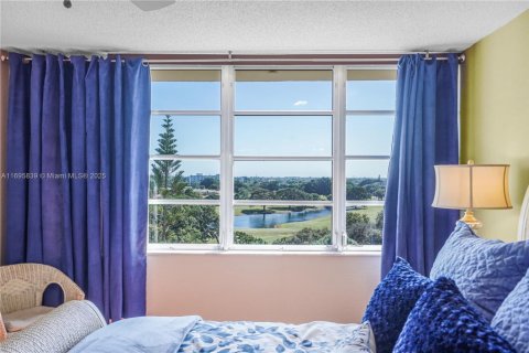 Condominio en venta en Lauderhill, Florida, 2 dormitorios, 106.84 m2 № 1937414 - foto 10