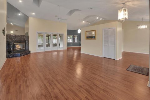 Casa en venta en DeLand, Florida, 4 dormitorios, 224.73 m2 № 2195752 - foto 4