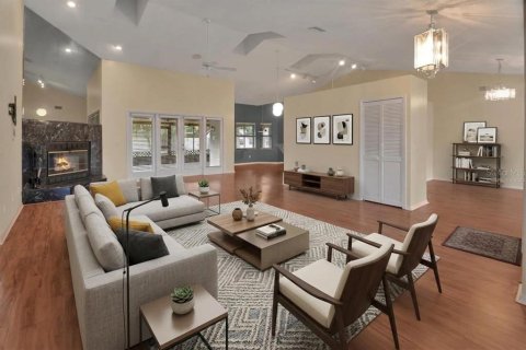 Casa en venta en DeLand, Florida, 4 dormitorios, 224.73 m2 № 2195752 - foto 5