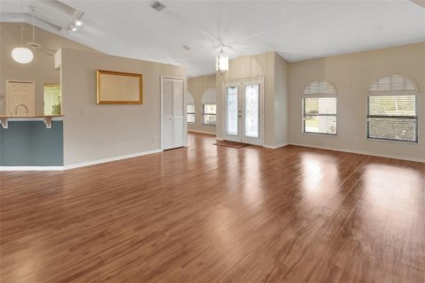 Casa en venta en DeLand, Florida, 4 dormitorios, 224.73 m2 № 2195752 - foto 9