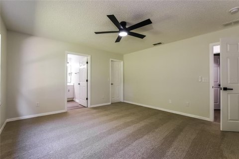 House in Edgewater, Florida 3 bedrooms, 160.54 sq.m. № 1907129 - photo 9