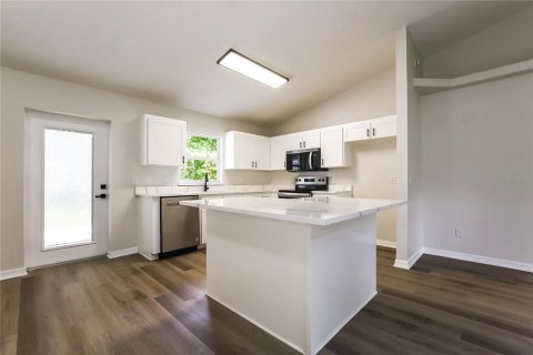 House in Edgewater, Florida 3 bedrooms, 160.54 sq.m. № 1907129 - photo 5
