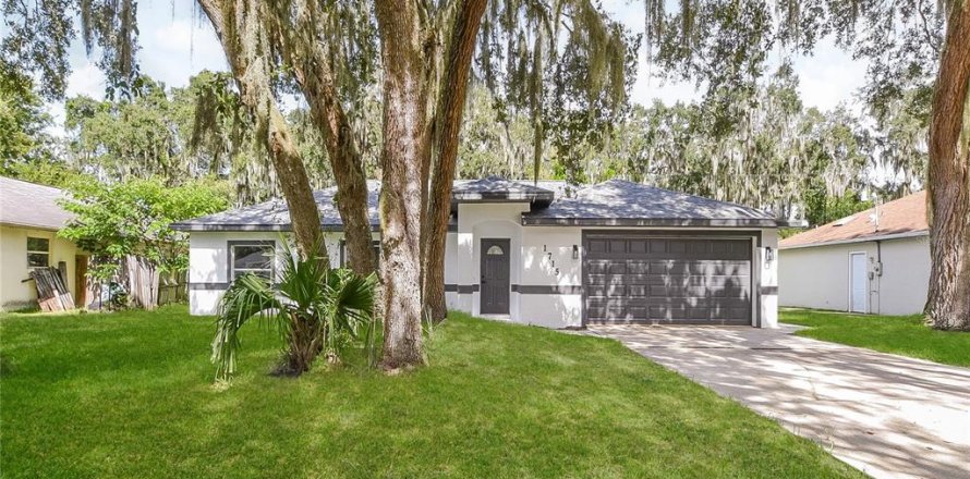 House in Edgewater, Florida 3 bedrooms, 160.54 sq.m. № 1907129