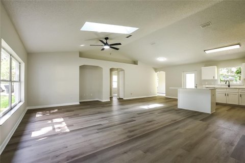 House in Edgewater, Florida 3 bedrooms, 160.54 sq.m. № 1907129 - photo 2